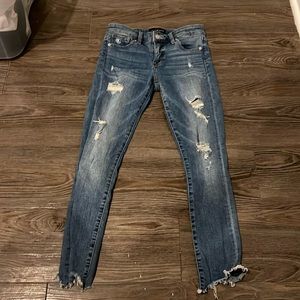 Luckybrand slighty ripped jeans
